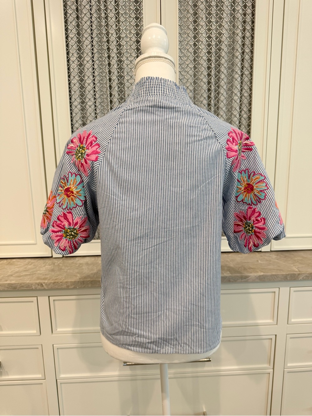 NWT THML Blue Floral Striped Embroidered Top - size extra small - Picture 10 of 15